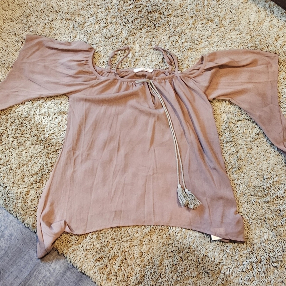 *EUC* Summer, Flowy Off The Shoulder Asymmetrical Blouse - Picture 12 of 13